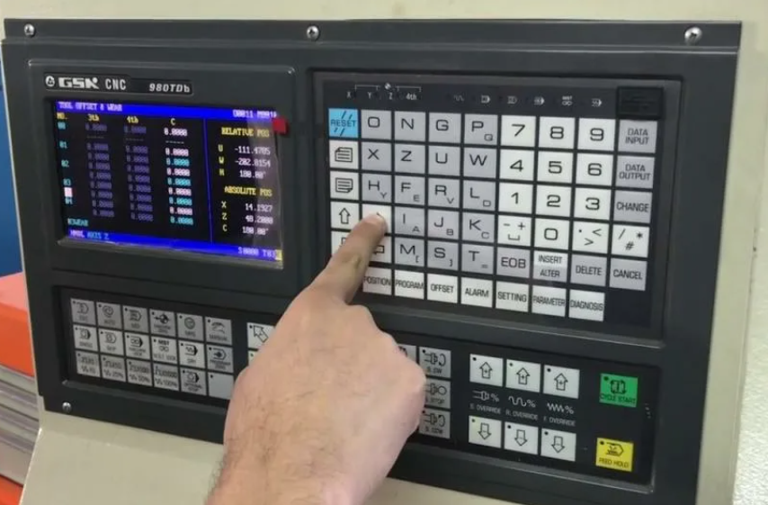 Система ЧПУ GSK 980TDb