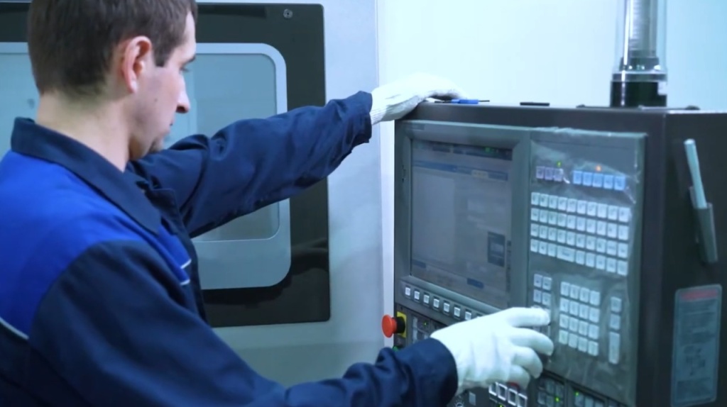 Человек за работой