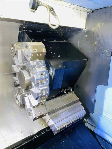 Токарный станок с наклонной станиной LYNX 225 II, DN Solutions, Китай
