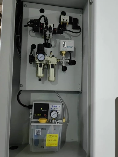 Вертикально-фрезерный обрабатывающий центр ЧПУ VMC650, DRC, Китай