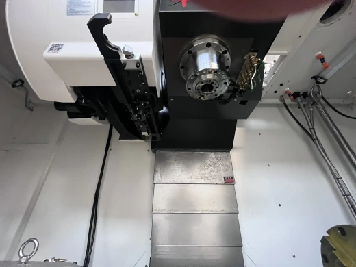 Вертикально-фрезерный обрабатывающий центр ЧПУ MLH1690, Rosnok, Китай