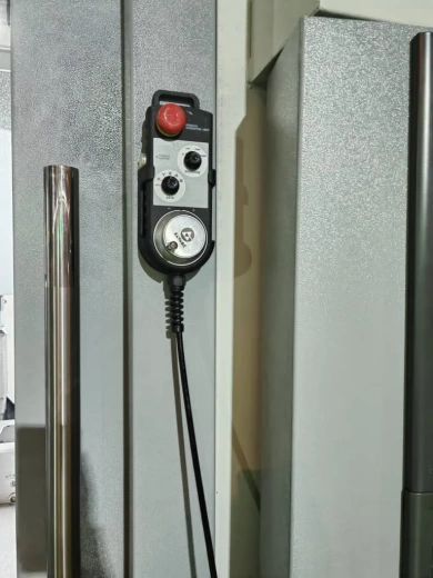 Вертикально-фрезерный обрабатывающий центр ЧПУ VMC650, DRC, Китай